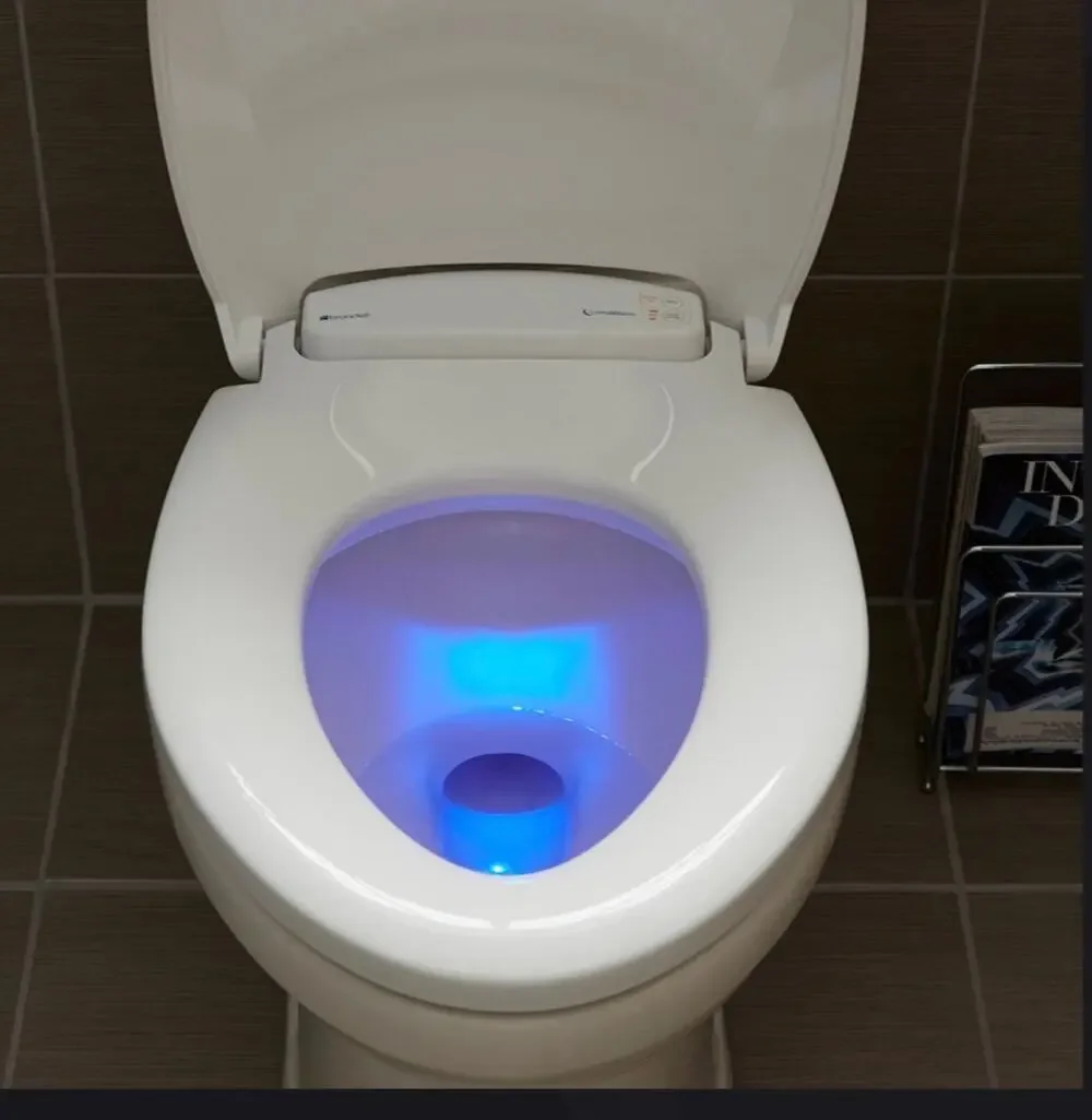 NEW Brondell LumaWarm L60-EW heated nightlight toilet seat - elongated white